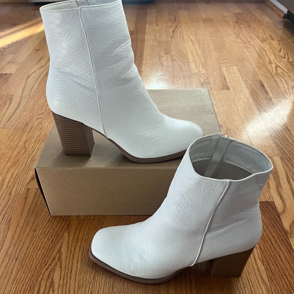 Altr'd State White Booties